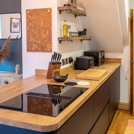 Stylish Quayside Apartment With River View Norwich Exterior photo