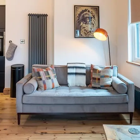Stylish Quayside Apartment With River View Norwich Exterior photo