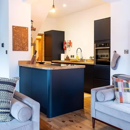 Stylish Quayside Apartment With River View Norwich Exterior photo