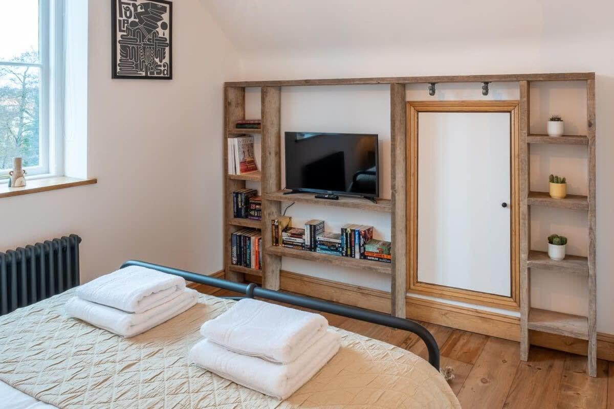 Stylish Quayside With River View Apartment