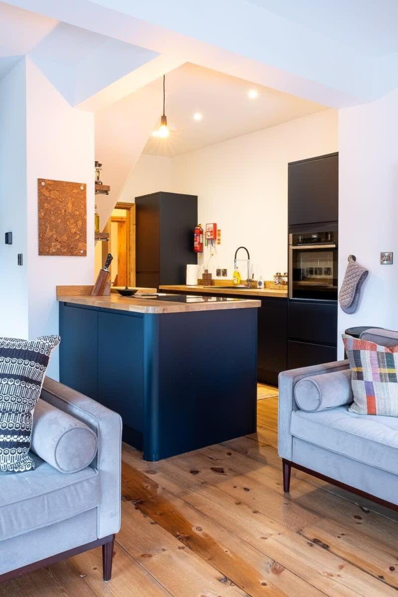 Stylish Quayside With River View Apartment Norwich